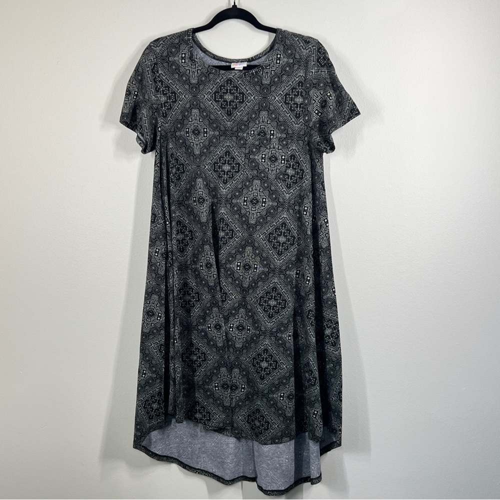 LULAROE Size S black and white High Low Dress. Short sleeve Lightweight Dress.
